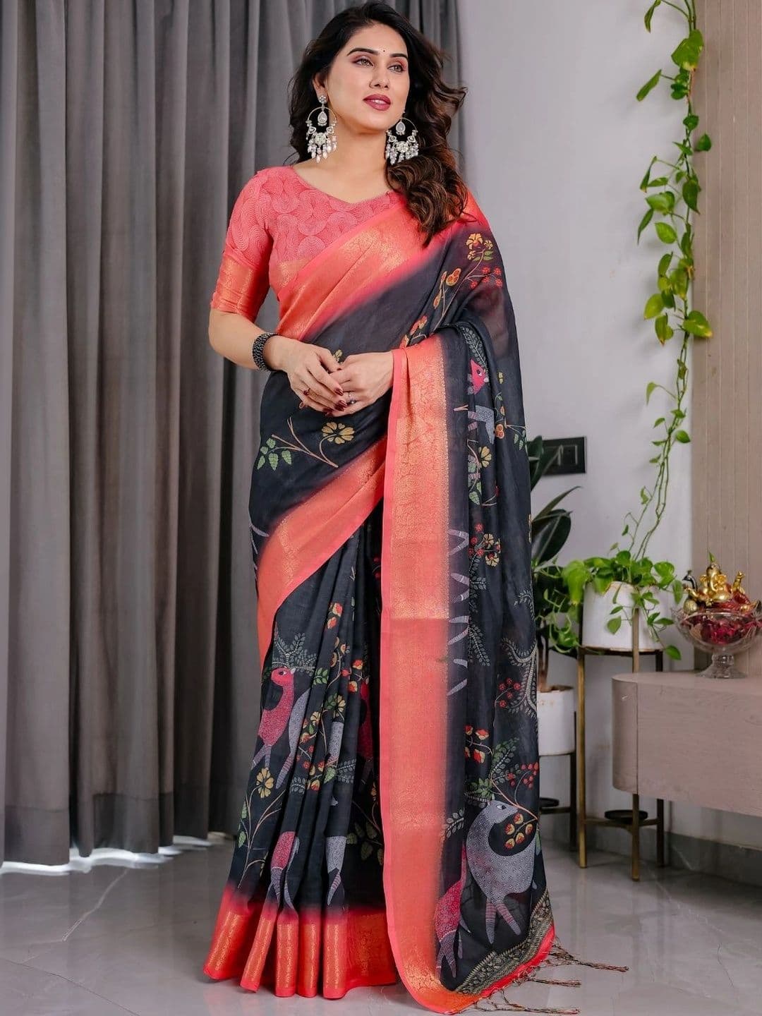 Mitera Floral Silk Blend Designer Saree thumbnail 6