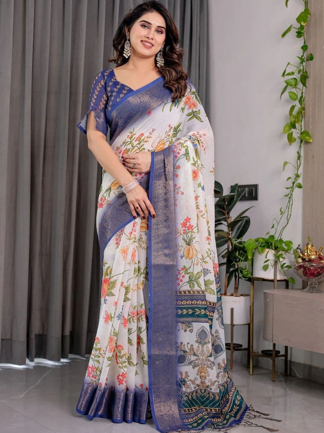 Mitera Floral Zari Silk Blend Designer Saree thumbnail 6