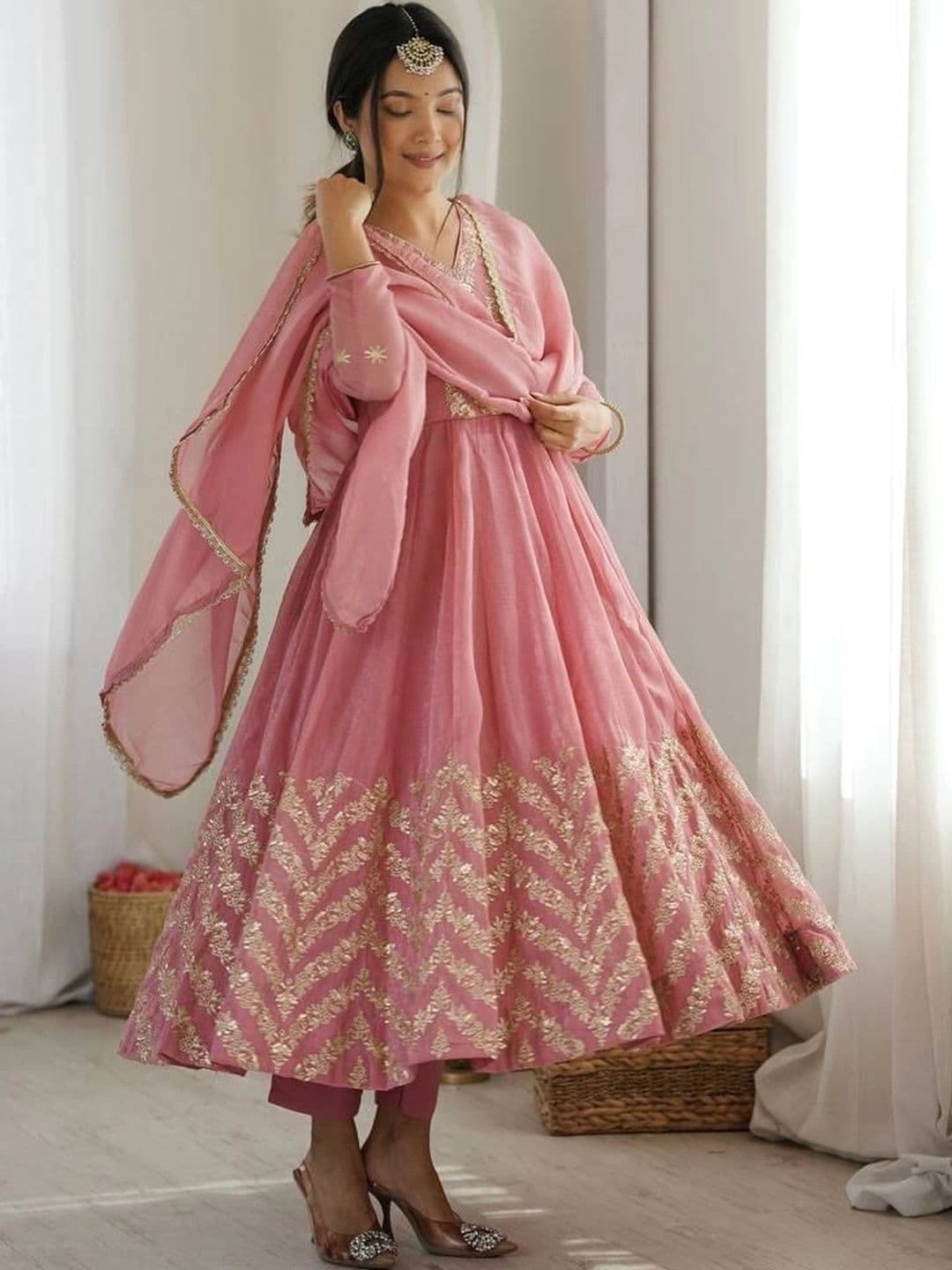NORAFLEX Women Tiered Gotta Patti Pure Silk Kurta with Trousers & With Dupatta thumbnail 5