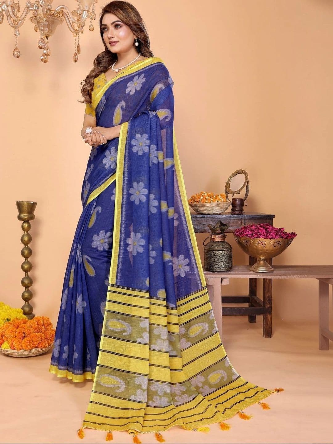 Mitera Floral Linen Blend Designer Saree thumbnail 2