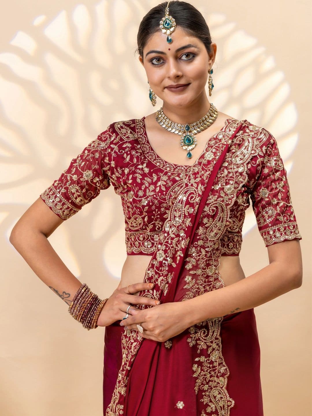Saanvi Paisley Embroidered Silk Blend Saree thumbnail 2