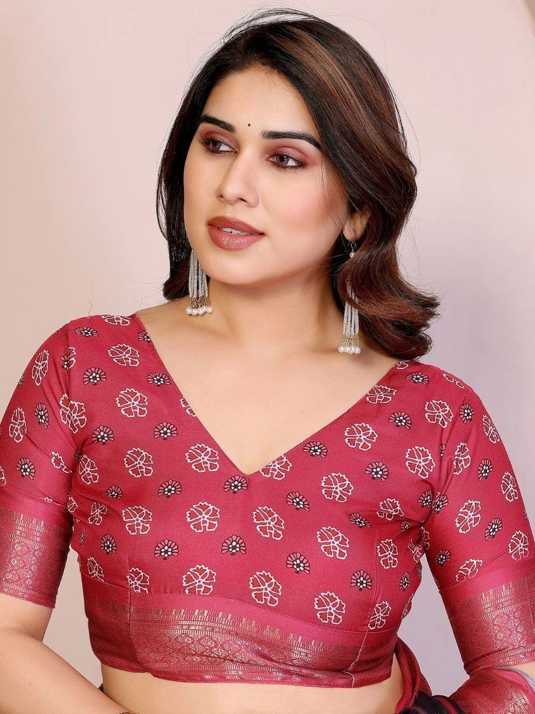 Mitera Floral Designer Saree thumbnail 2