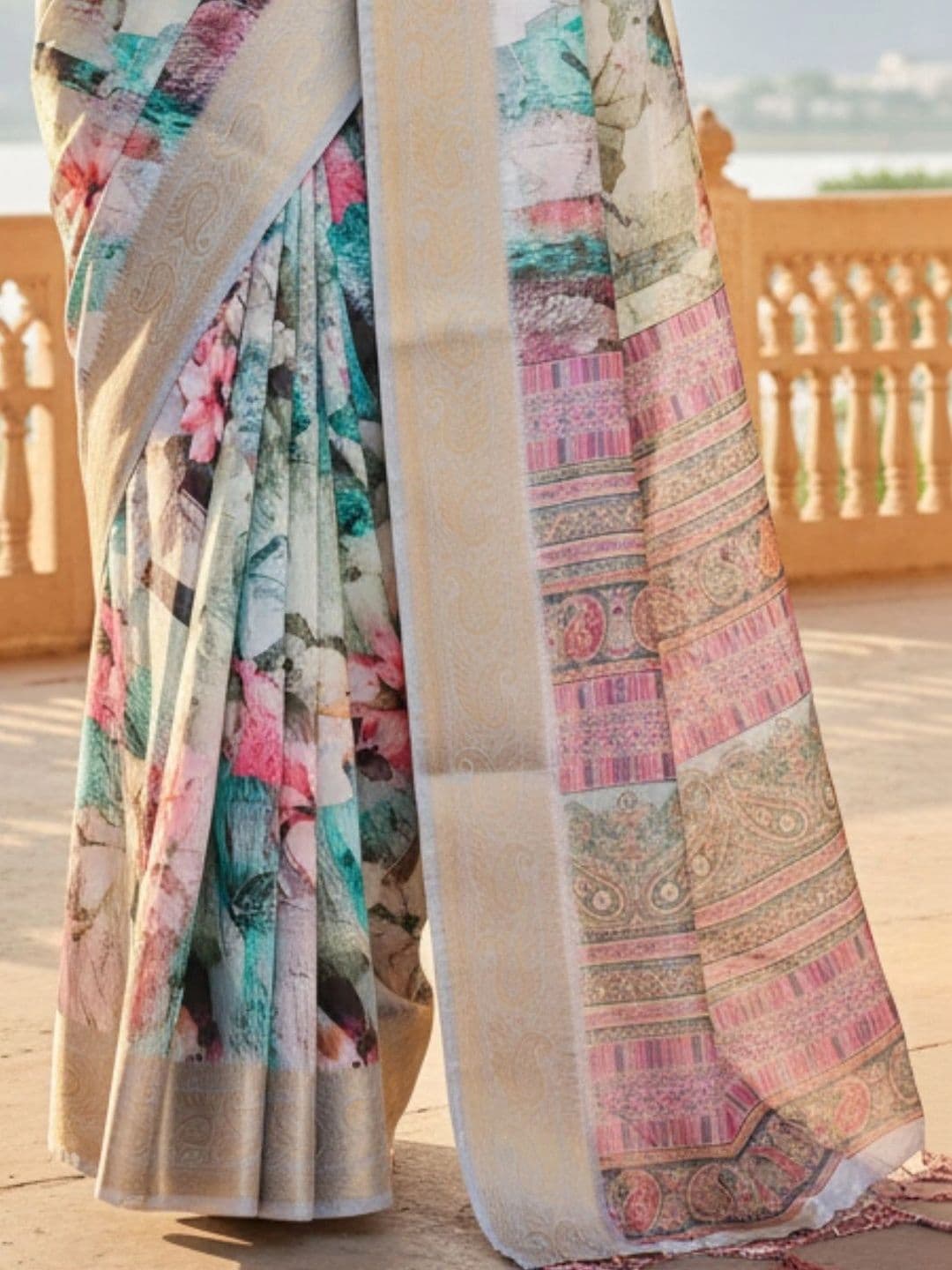 Mitera Floral Silk Blend Designer Saree thumbnail 3