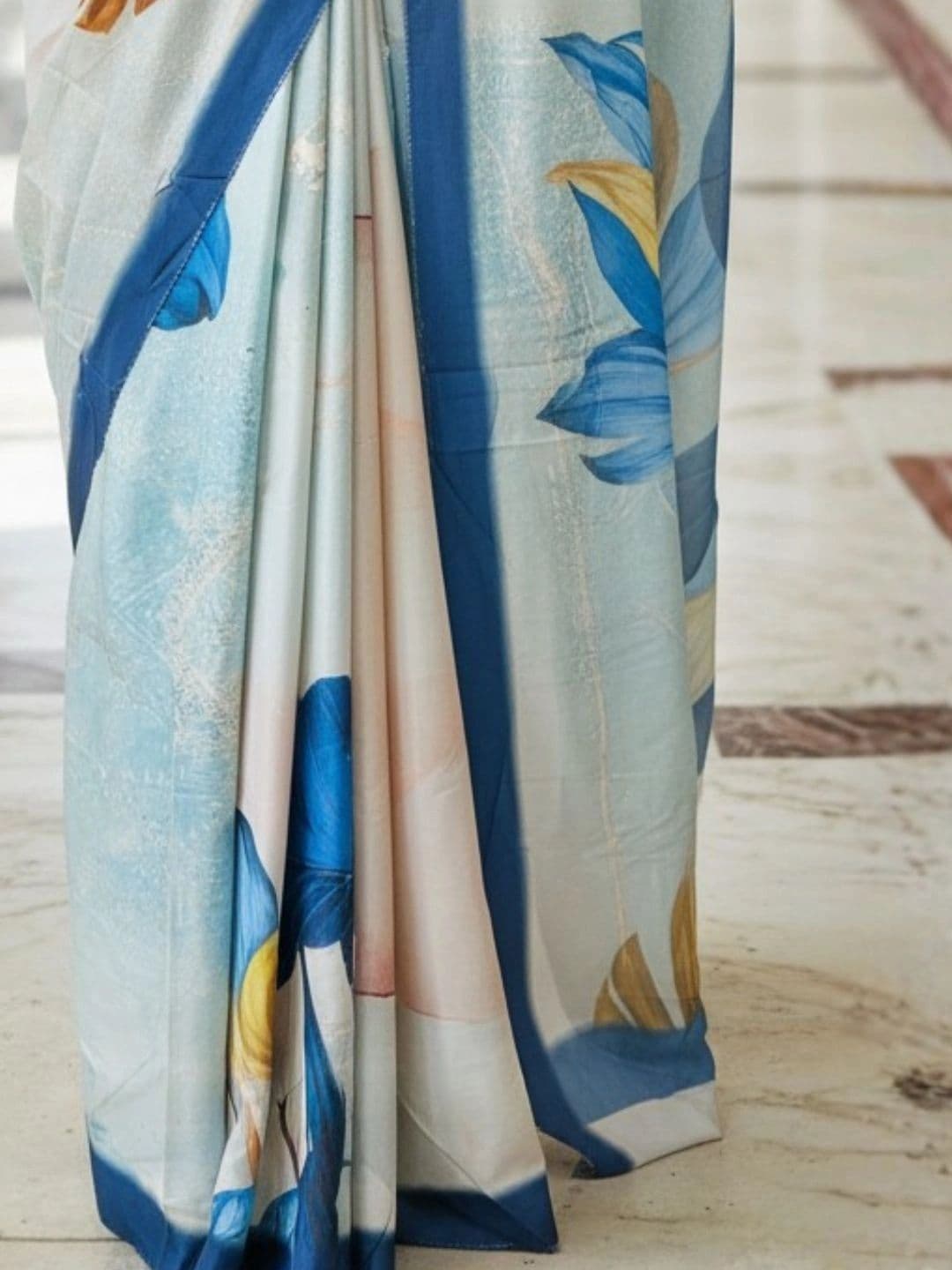 Mitera Floral Designer Saree thumbnail 3
