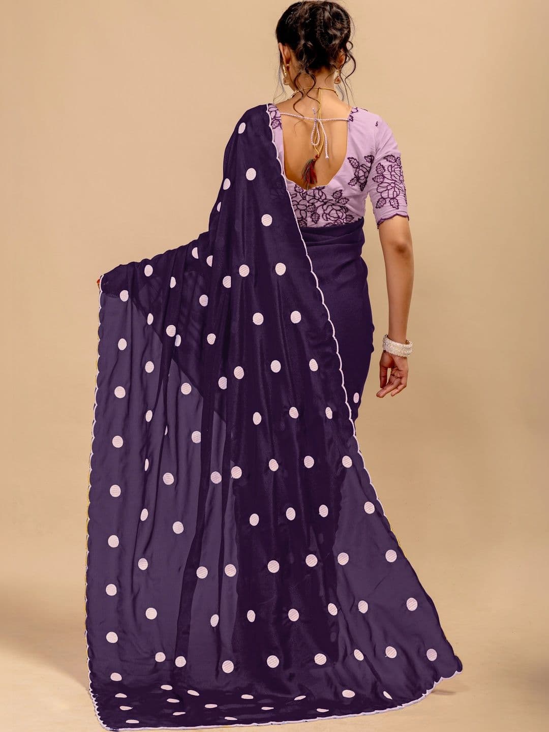 Saanvi Embellished Embroidered Poly Georgette Saree thumbnail 3
