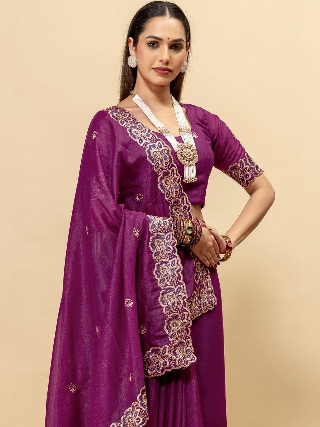 LabelVASTRA Floral Embroidered Poly Georgette Saree thumbnail 3