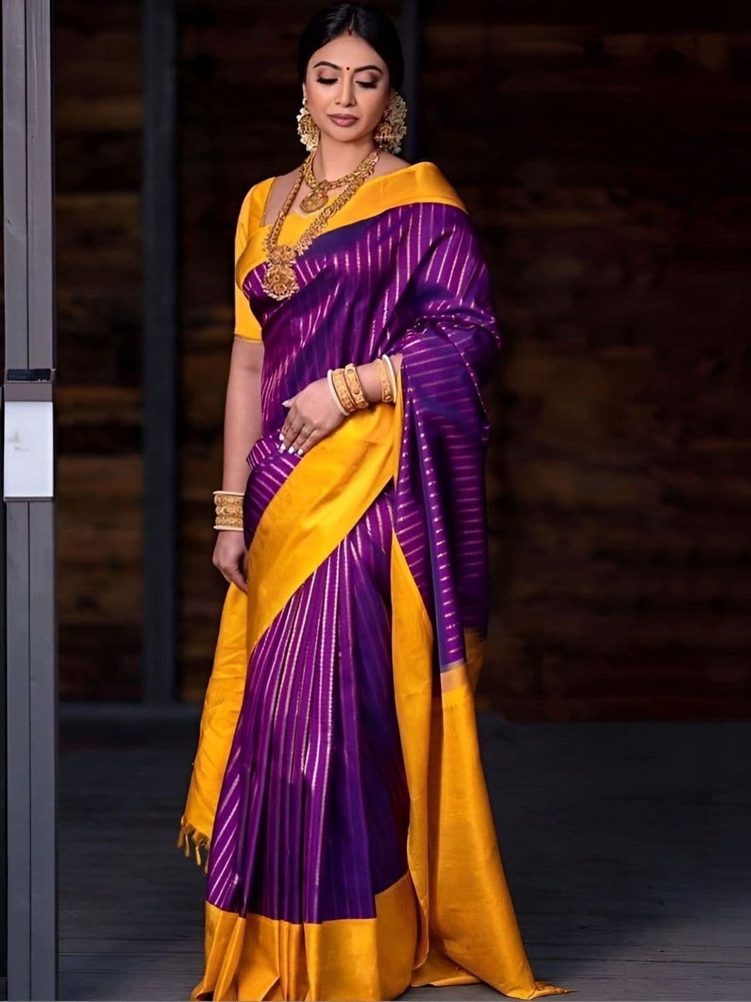 MISS WEARS Striped Zari Silk Blend Saree thumbnail 6