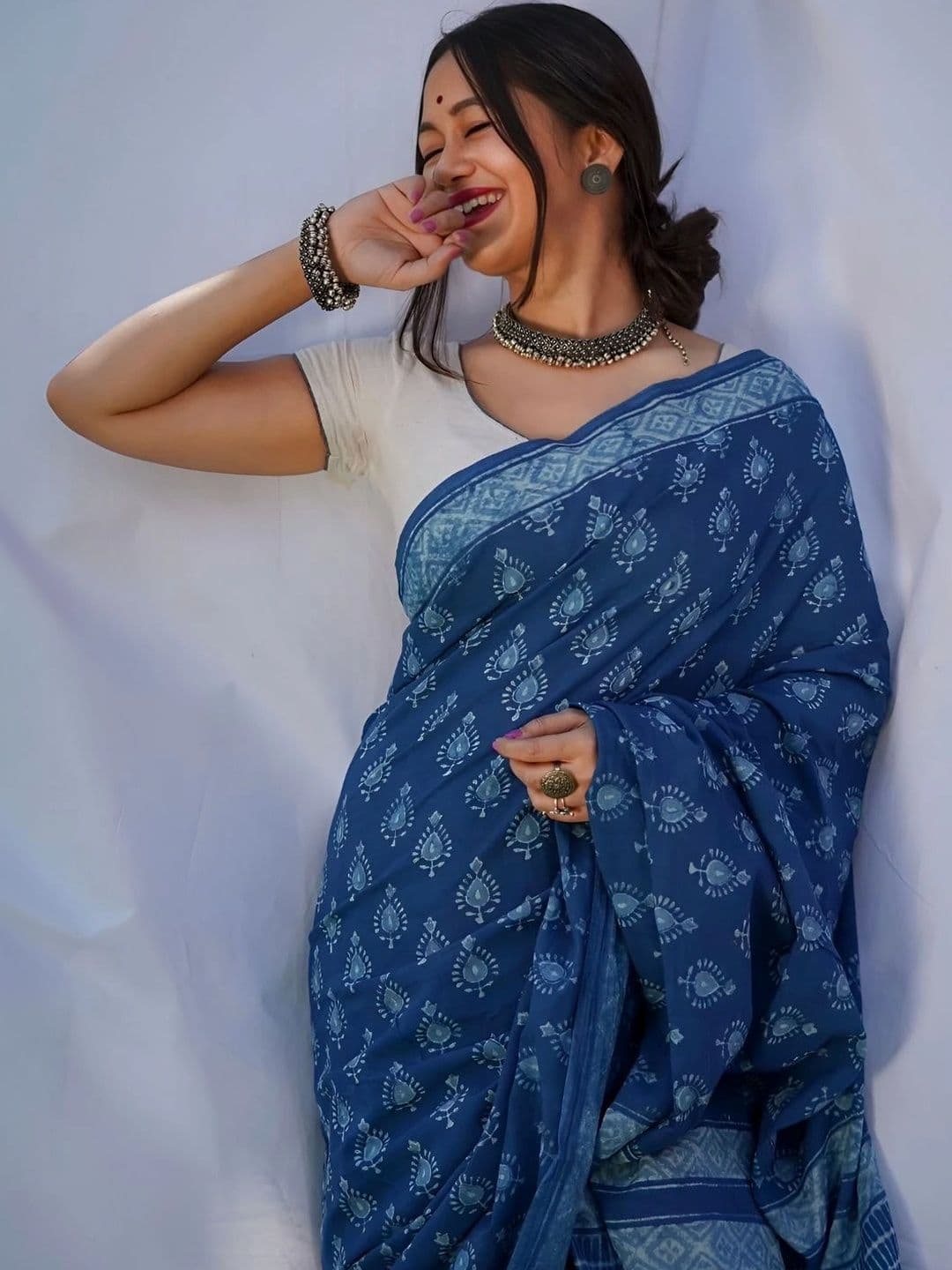 MISS WEARS Ajrak Block Saree thumbnail 3