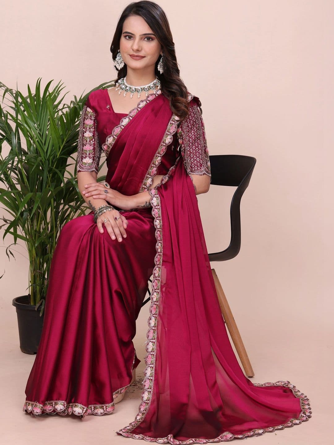 Saanvi Embroidered Silk Blend Saree thumbnail 2