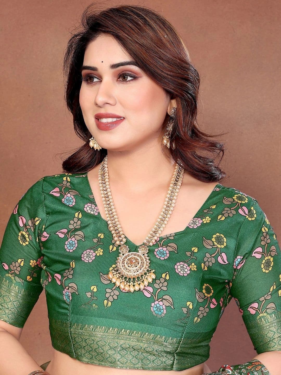 Mitera Floral Designer Saree thumbnail 2