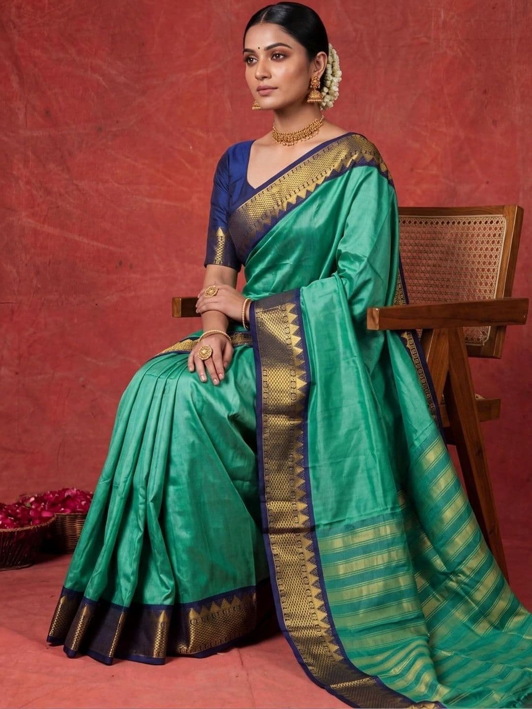 SAMANTHA Woven Design Zari Silk Blend Banarasi Saree thumbnail 4