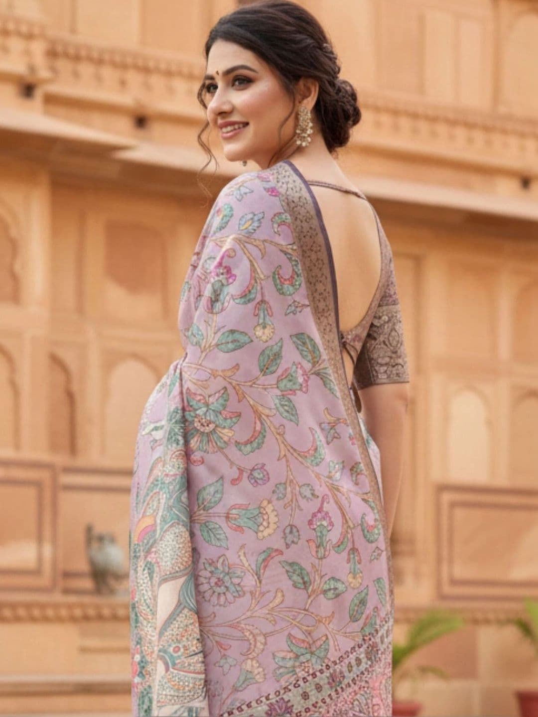 Mitera Floral Silk Blend Designer Saree thumbnail 4