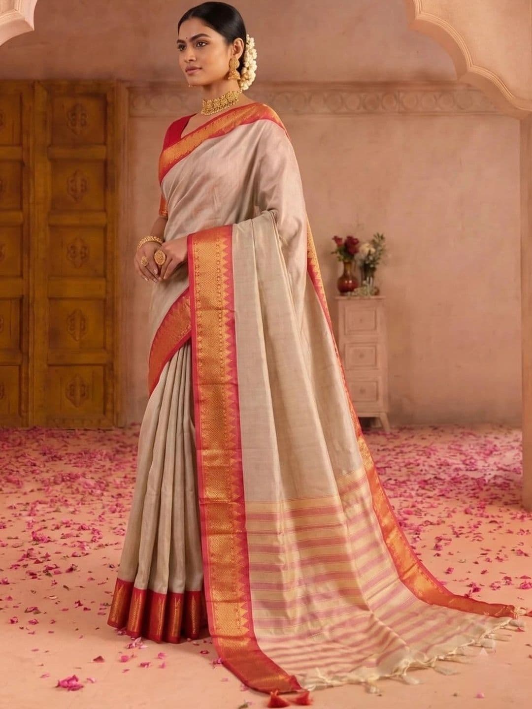 SAMANTHA Woven Design Zari Silk Blend Banarasi Saree thumbnail 4