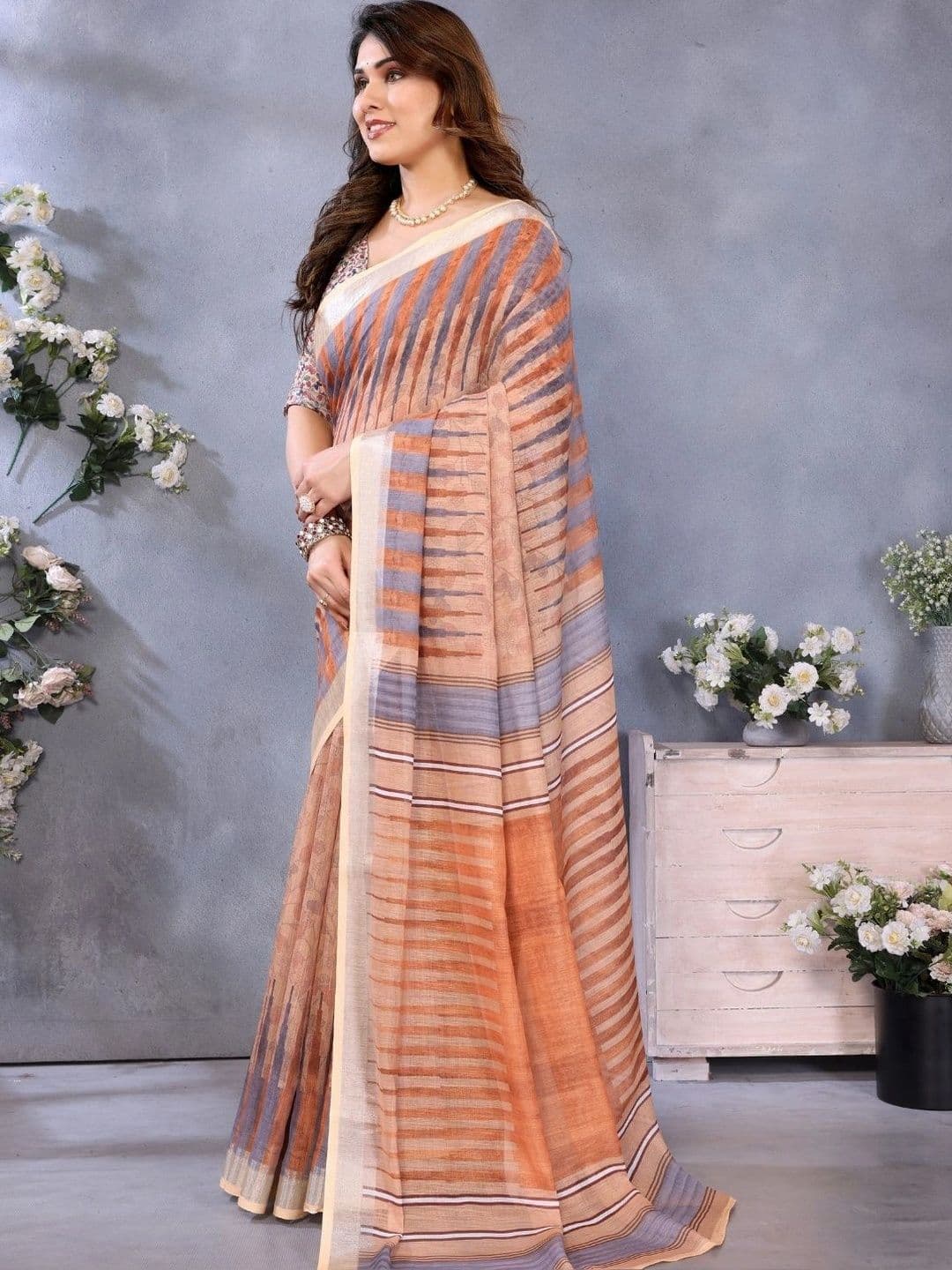 Mitera Striped Linen Blend Designer Saree thumbnail 4
