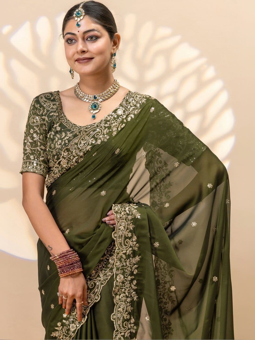 Saanvi Embellished Embroidered Silk Blend Saree thumbnail 4