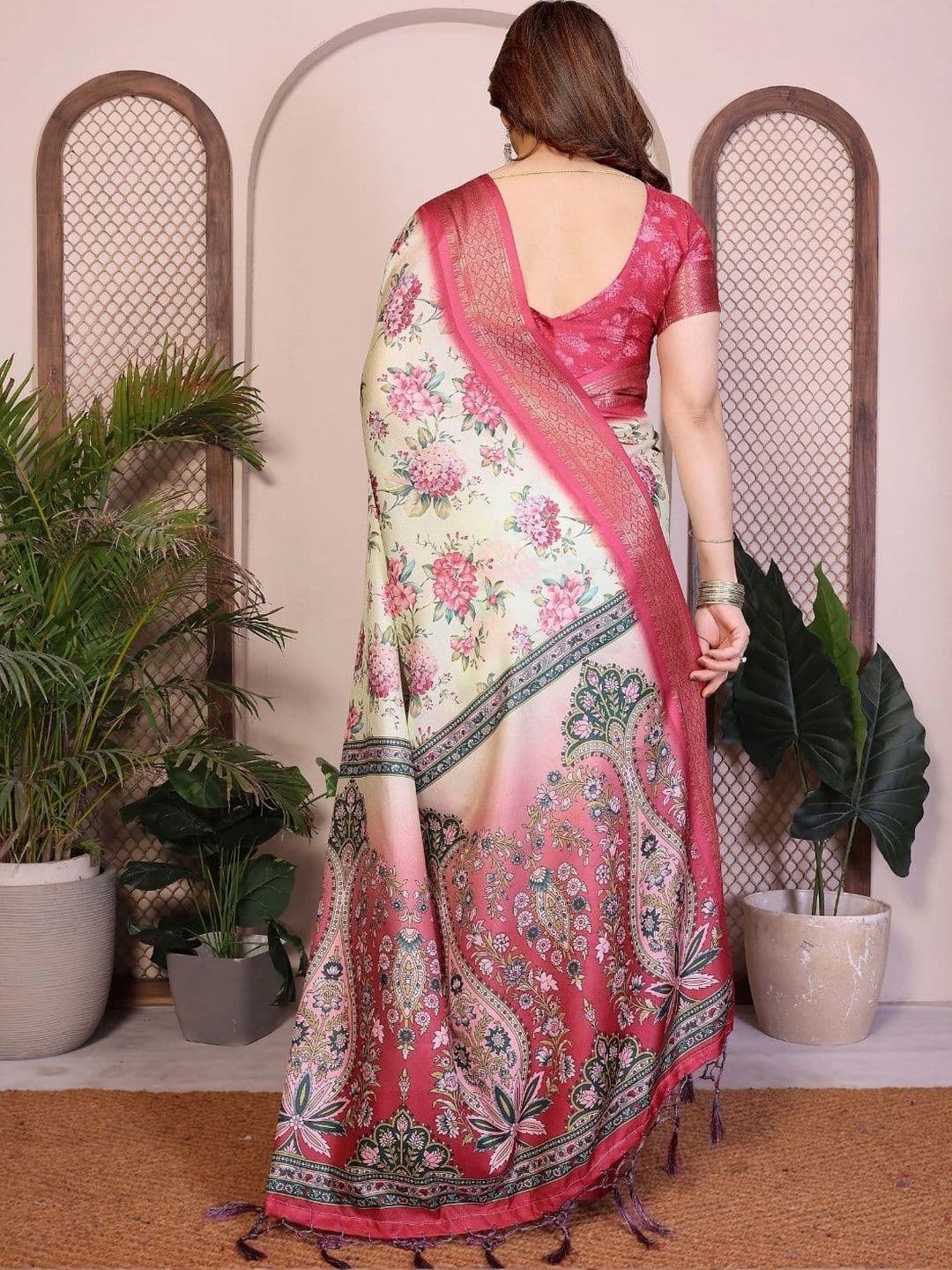 Mitera Floral Designer Saree thumbnail 5