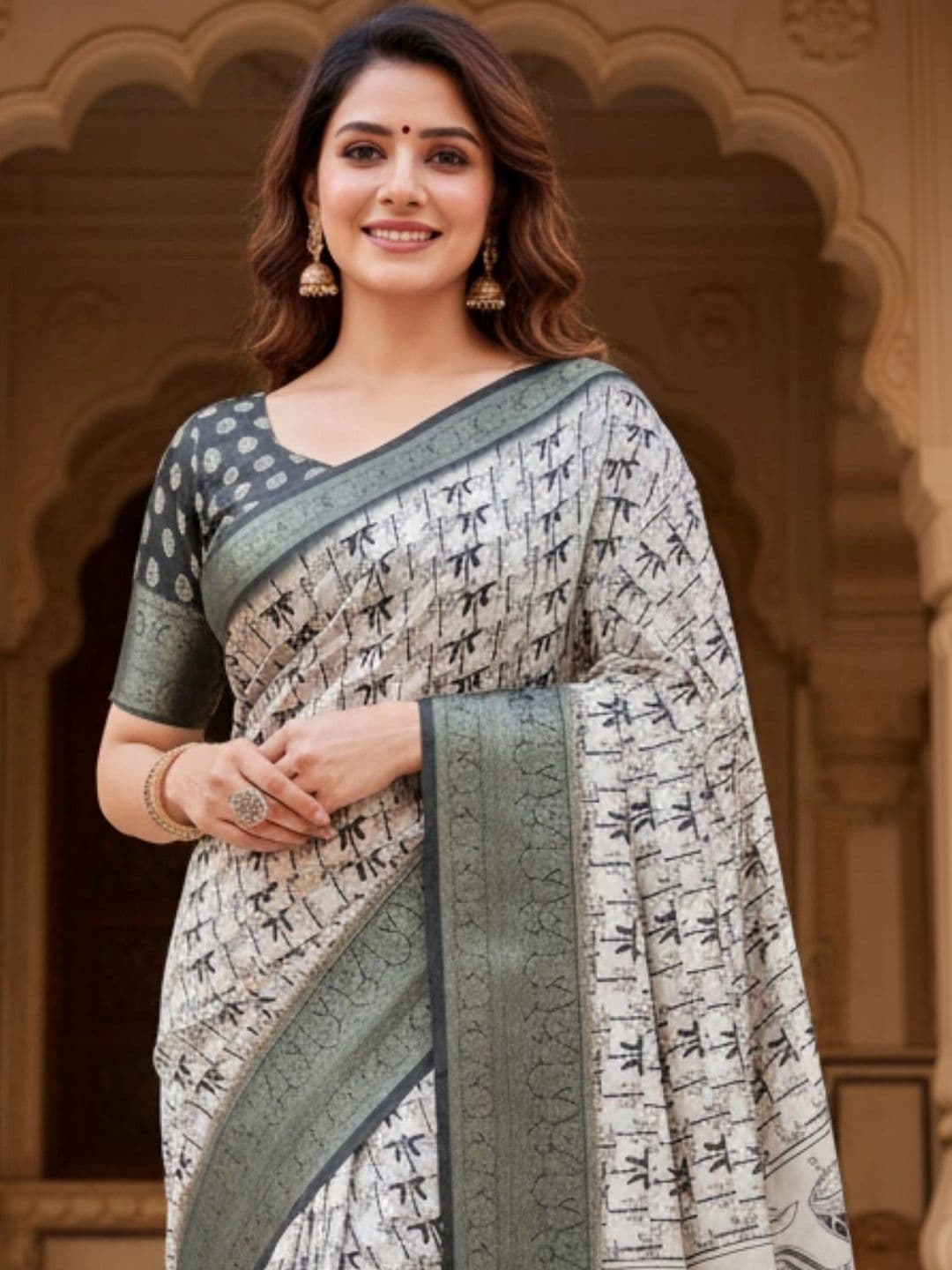 Mitera Floral Silk Blend Designer Saree thumbnail 4