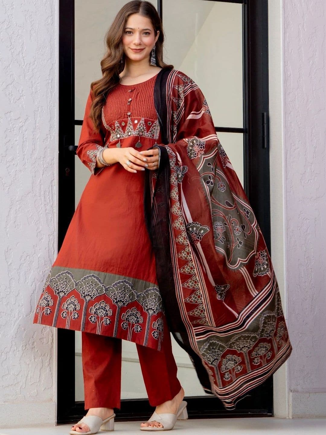 Amayra Women Ethnic Motifs Printed Panelled Mirror Work Pure Cotton Kurta with Trousers & With Dupatta thumbnail 6