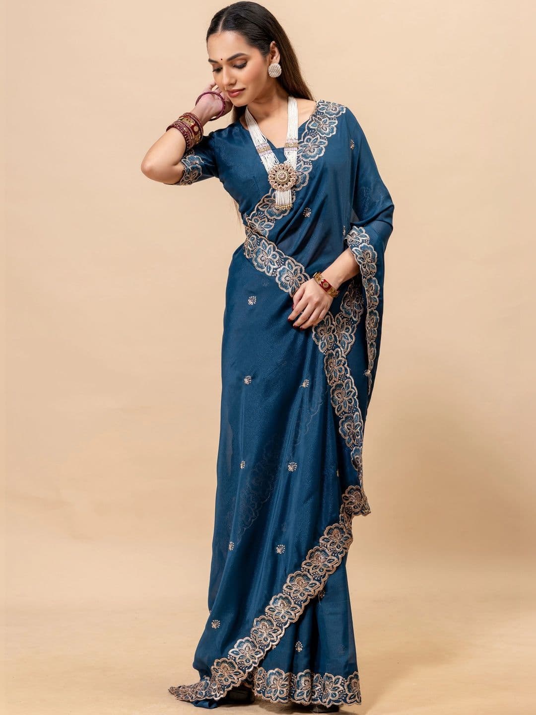 LabelVASTRA Embellished Embroidered Poly Georgette Saree thumbnail 2