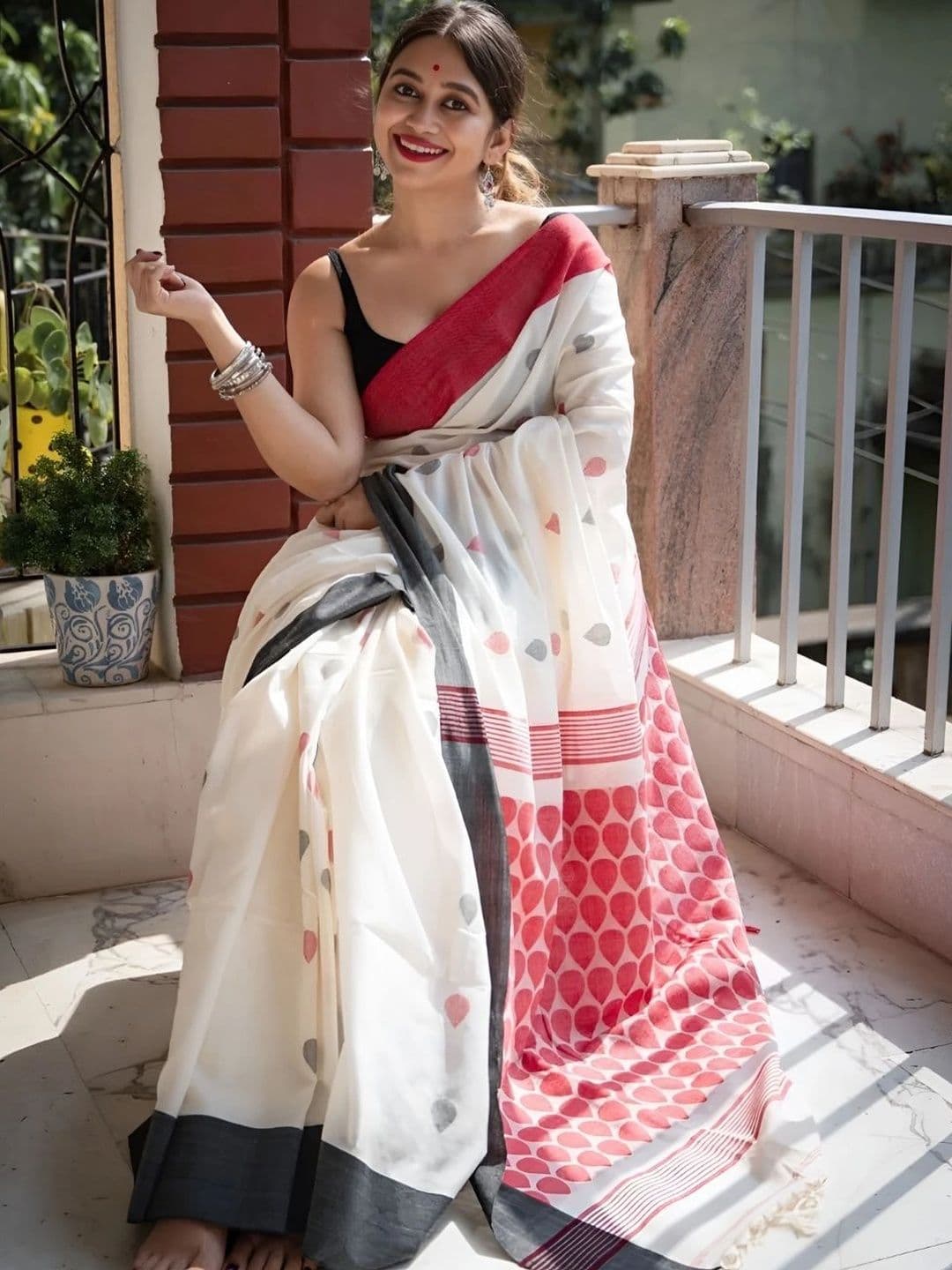 MISS WEARS Paisley Saree thumbnail 4