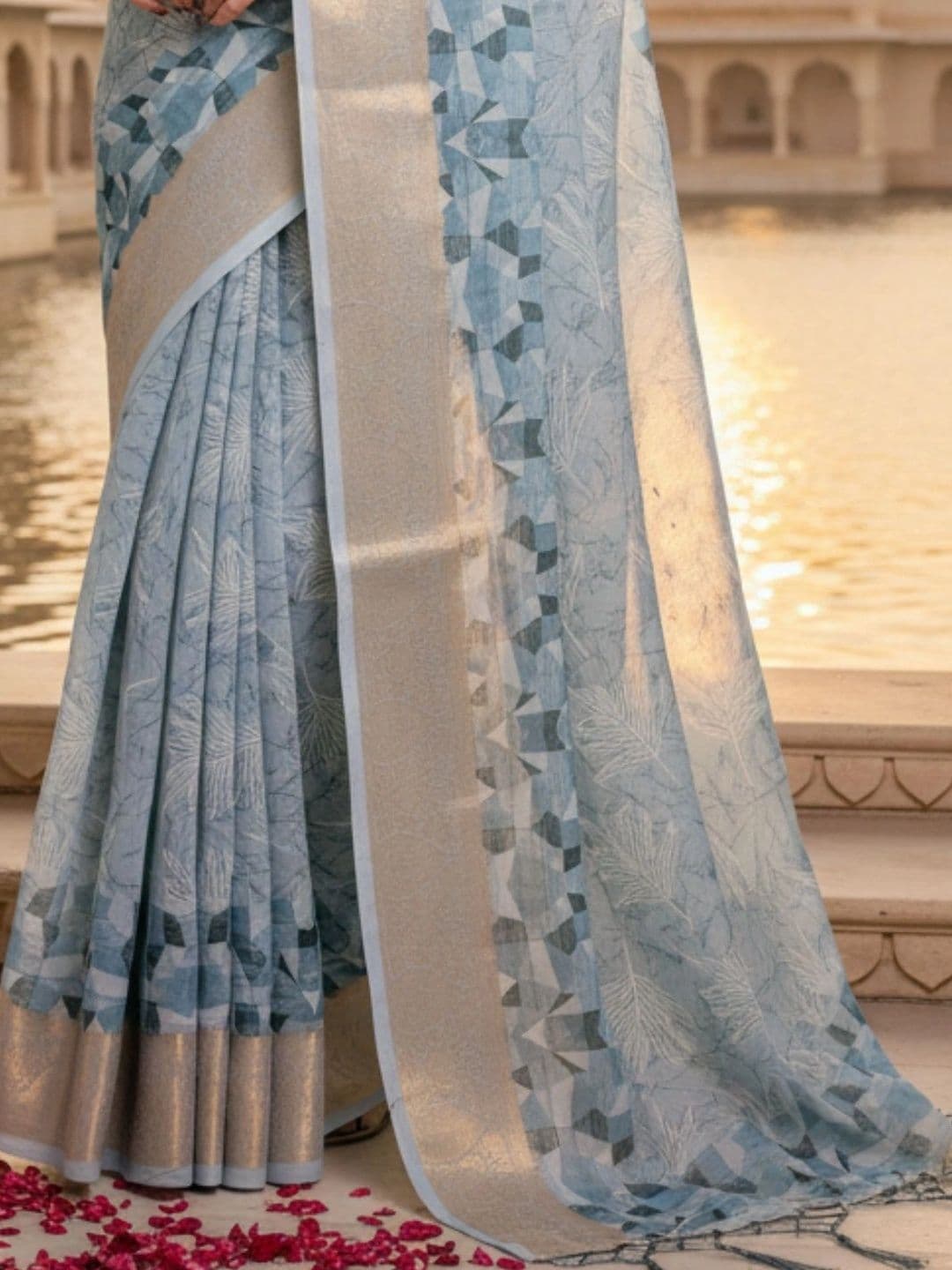 Mitera Floral Silk Blend Designer Saree thumbnail 2