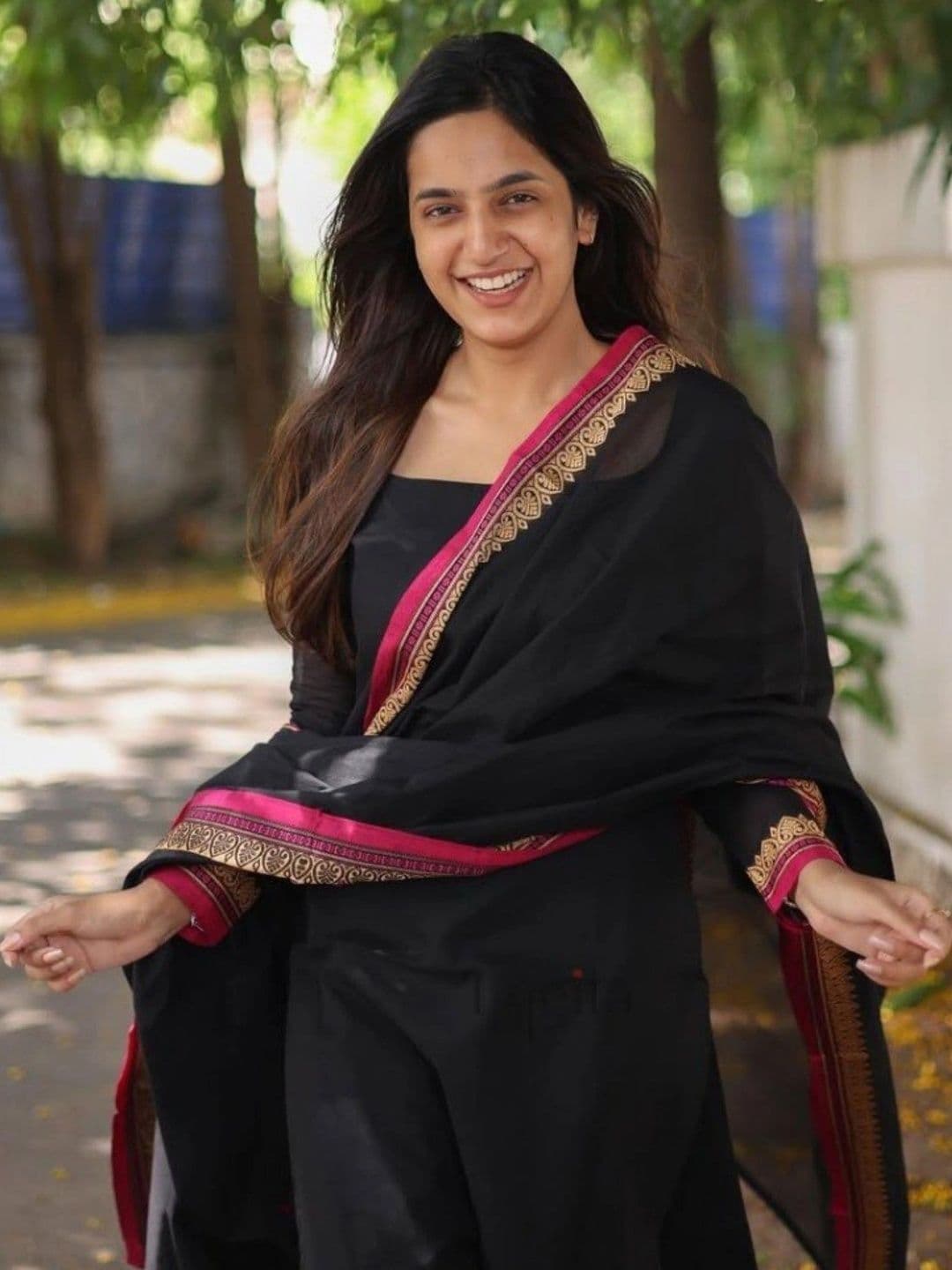 KALINI Women Regular Kurta With Dupatta thumbnail 5