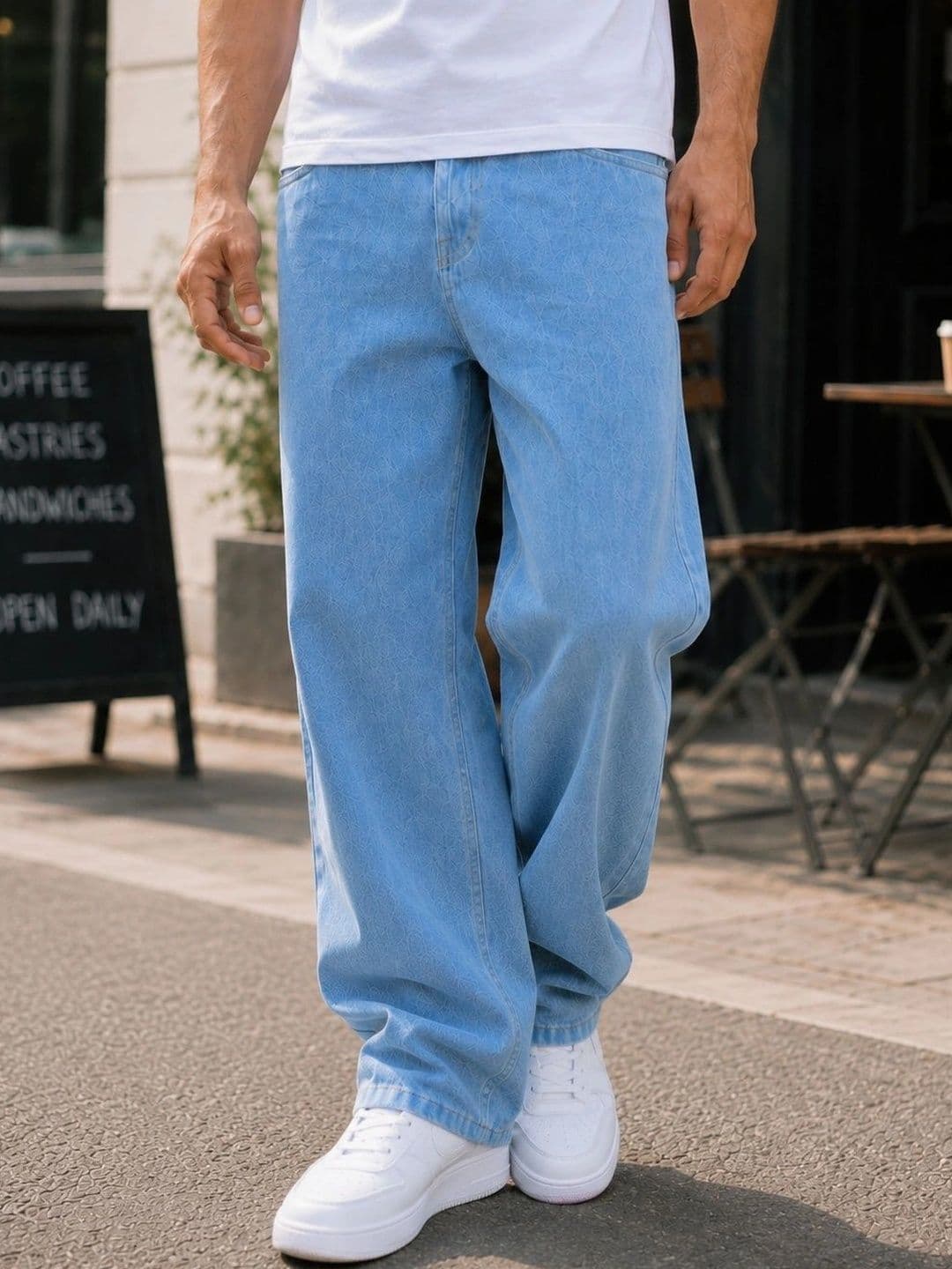 DENIM HAWK Men Classic Straight Fit Mid-Rise Stretchable Jeans thumbnail 2