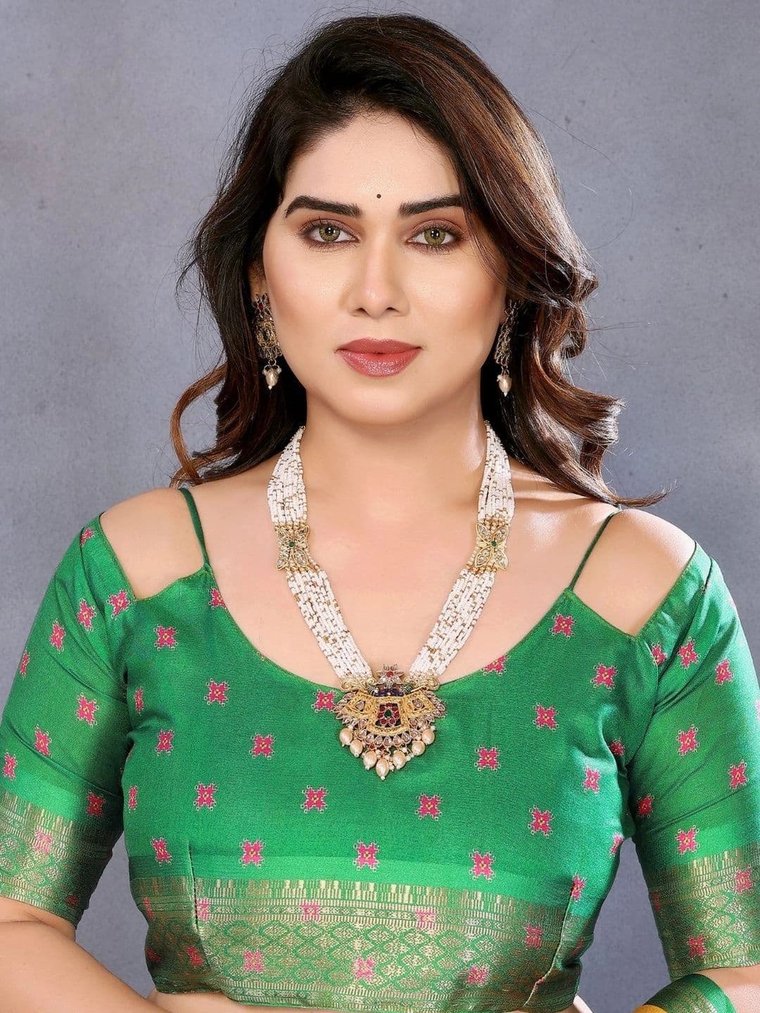 Mitera Floral Zari Linen Blend Designer Saree thumbnail 2
