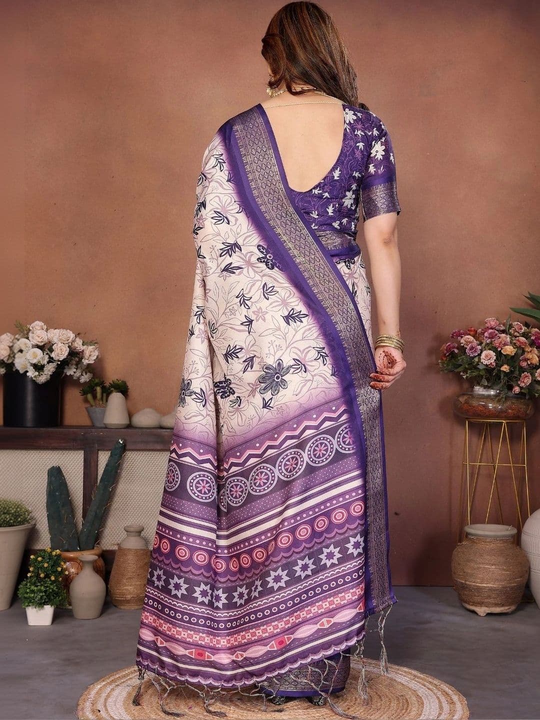 Mitera Floral Designer Saree thumbnail 4