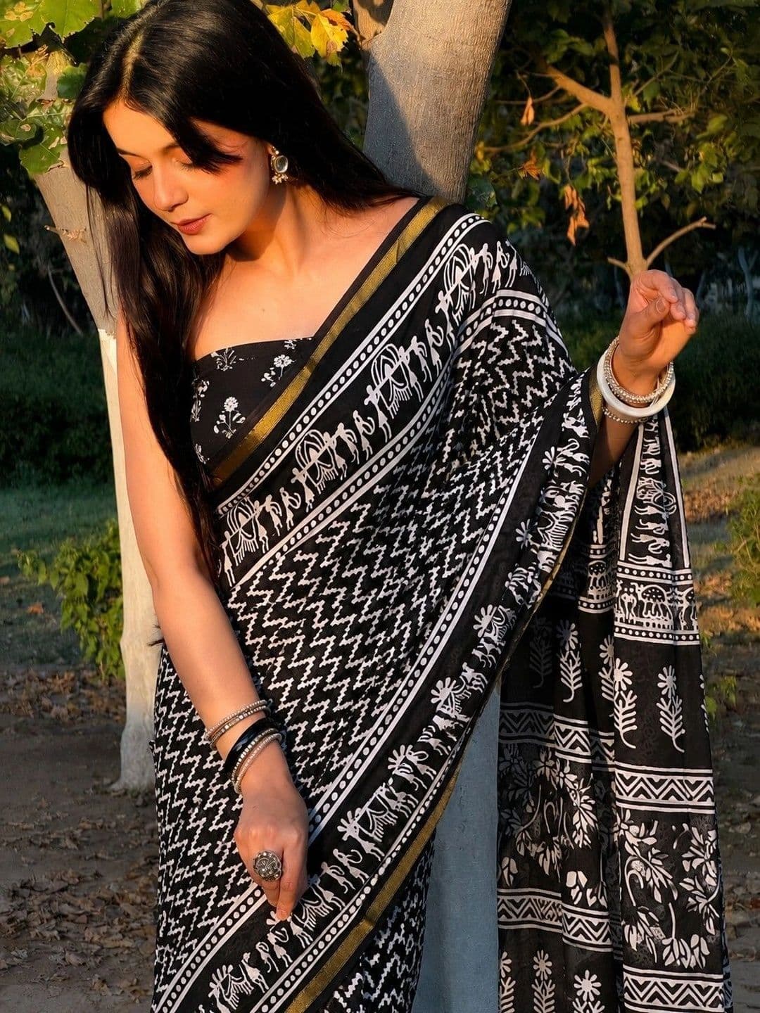 Lovwear Pure Cotton Handloom Ikat Saree - view 1