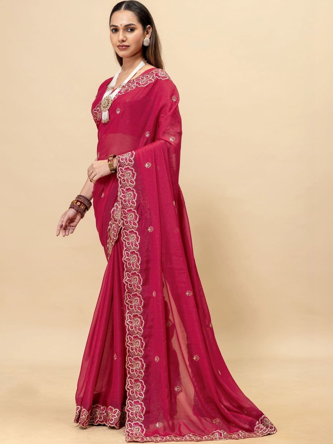 LabelVASTRA Floral Embroidered Poly Georgette Saree thumbnail 7