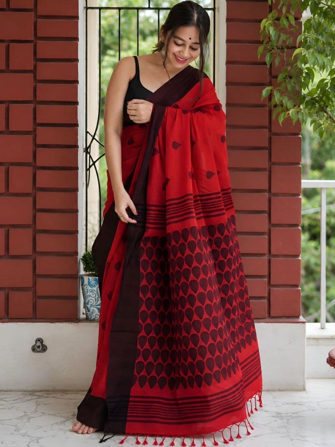 MISS WEARS Paisley Saree - view 1