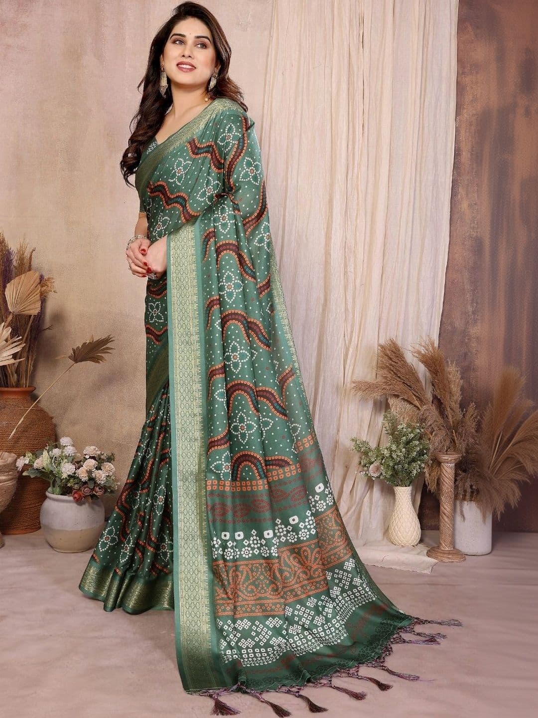 Mitera Bandhani Designer Saree thumbnail 5