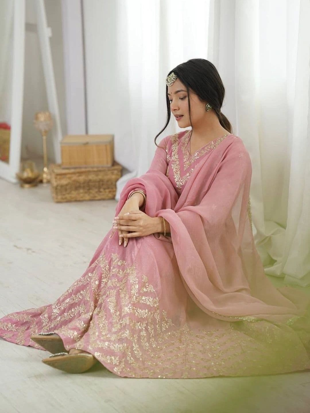 NORAFLEX Women Tiered Gotta Patti Pure Silk Kurta with Trousers & With Dupatta thumbnail 6