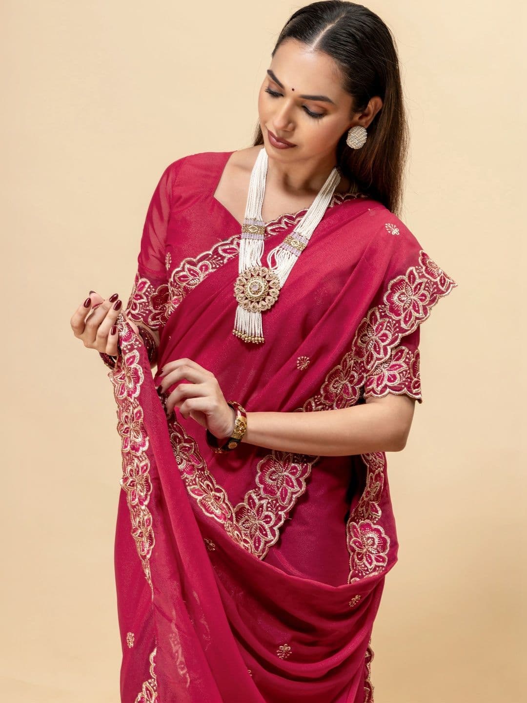 LabelVASTRA Floral Embroidered Poly Georgette Saree thumbnail 6