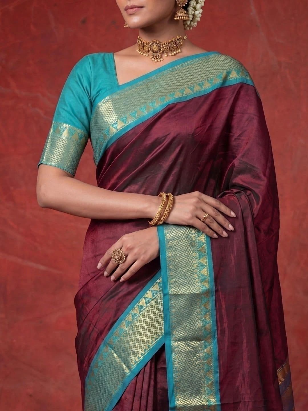 SAMANTHA Women Woven Design Zari Silk Blend Banarasi Saree thumbnail 4