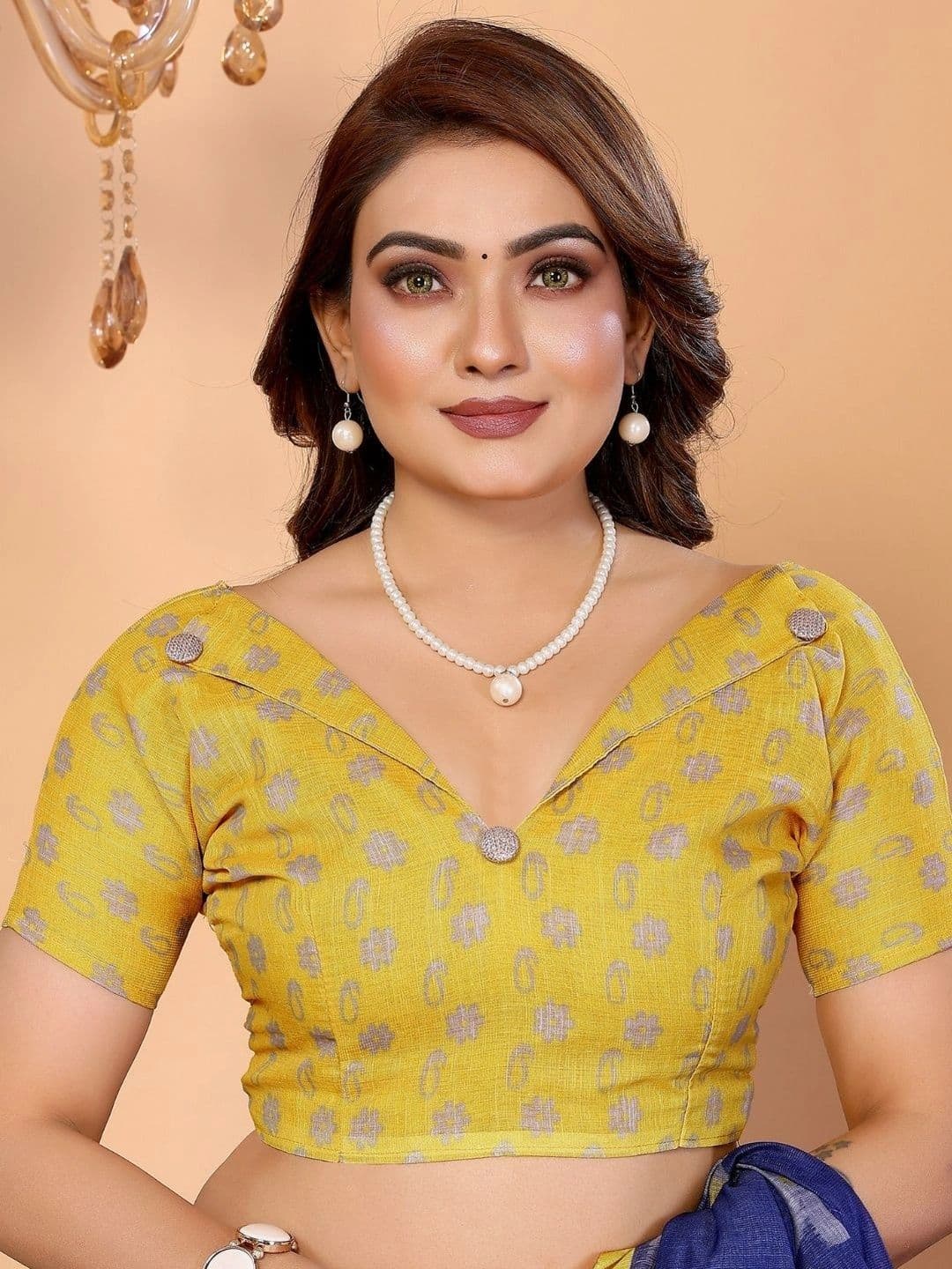 Mitera Floral Linen Blend Designer Saree thumbnail 3