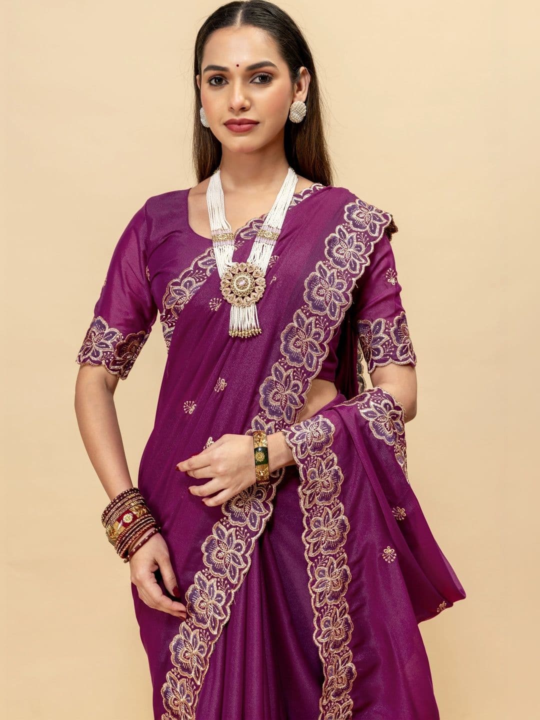 Saanvi Ethnic Motifs Embroidered Poly Georgette Saree thumbnail 6