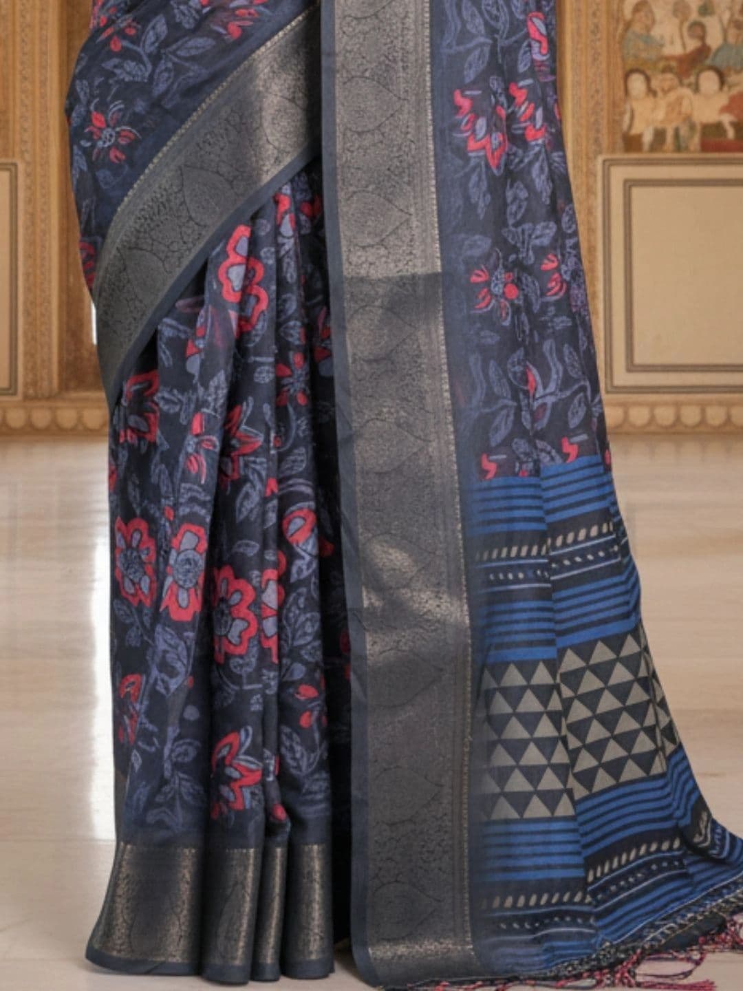 Mitera Floral Silk Blend Designer Saree thumbnail 2
