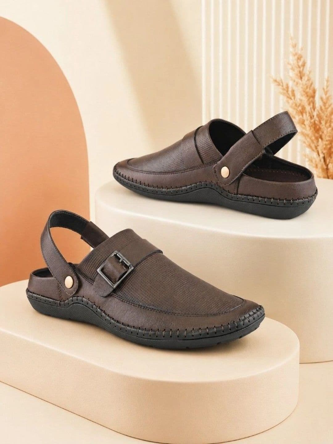 Roadster Men Clogs Sandals - view 1