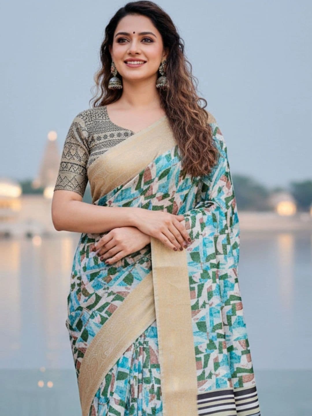 Mitera Silk Blend Designer Saree thumbnail 3
