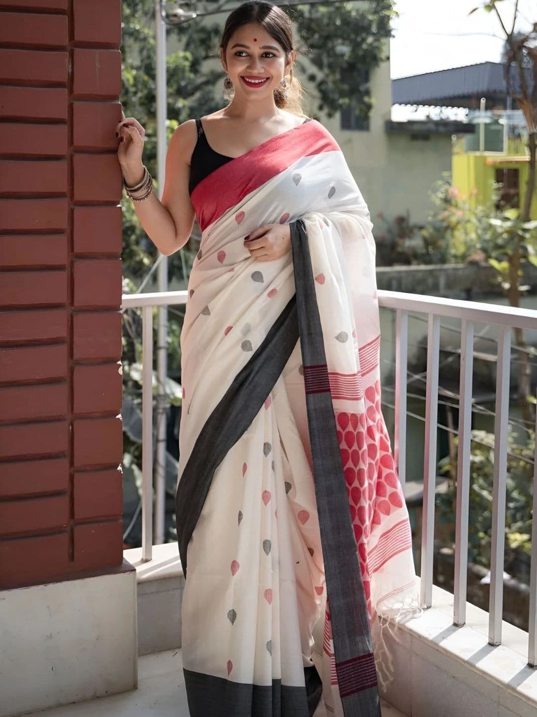 MISS WEARS Paisley Saree thumbnail 7