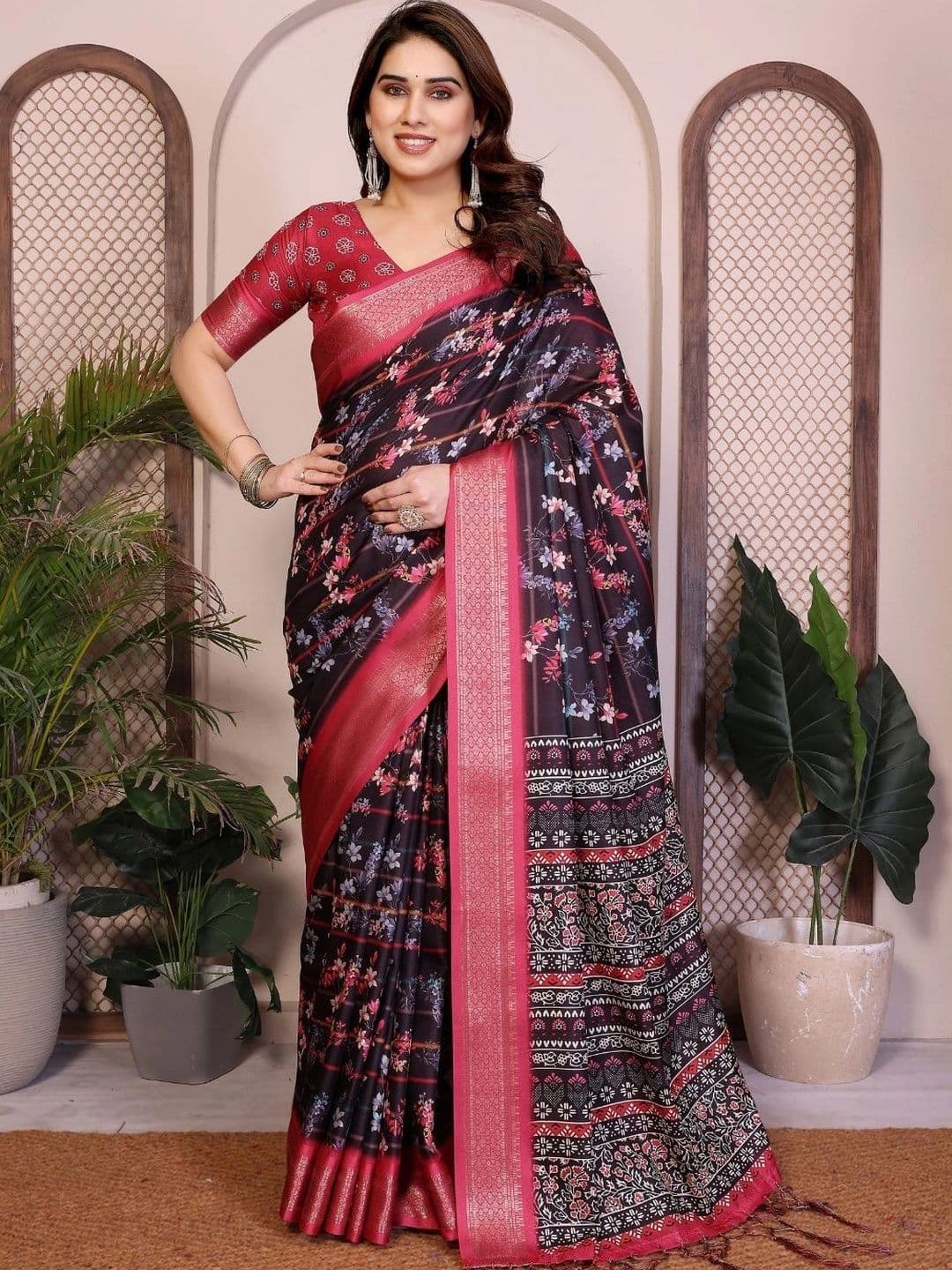 Mitera Floral Designer Saree thumbnail 7