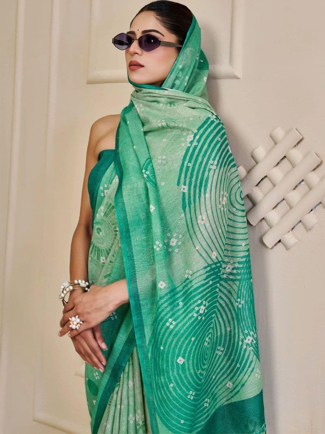 Mitera Floral Tissue Designer Saree thumbnail 2