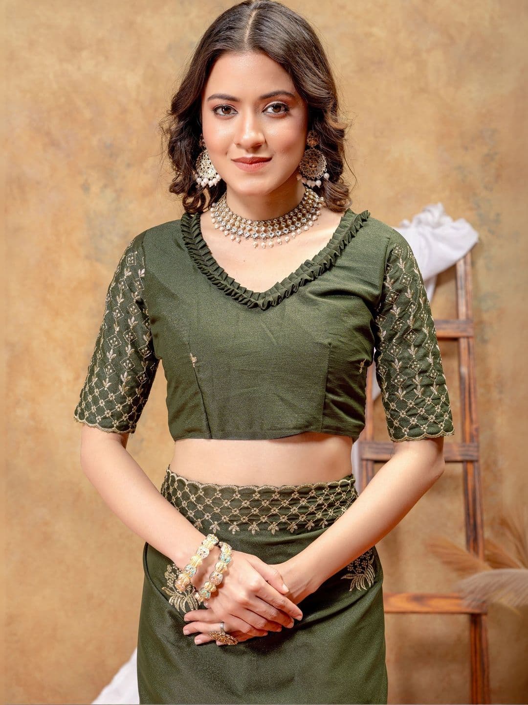 LabelVASTRA Embellished Embroidered Poly Georgette Saree thumbnail 4