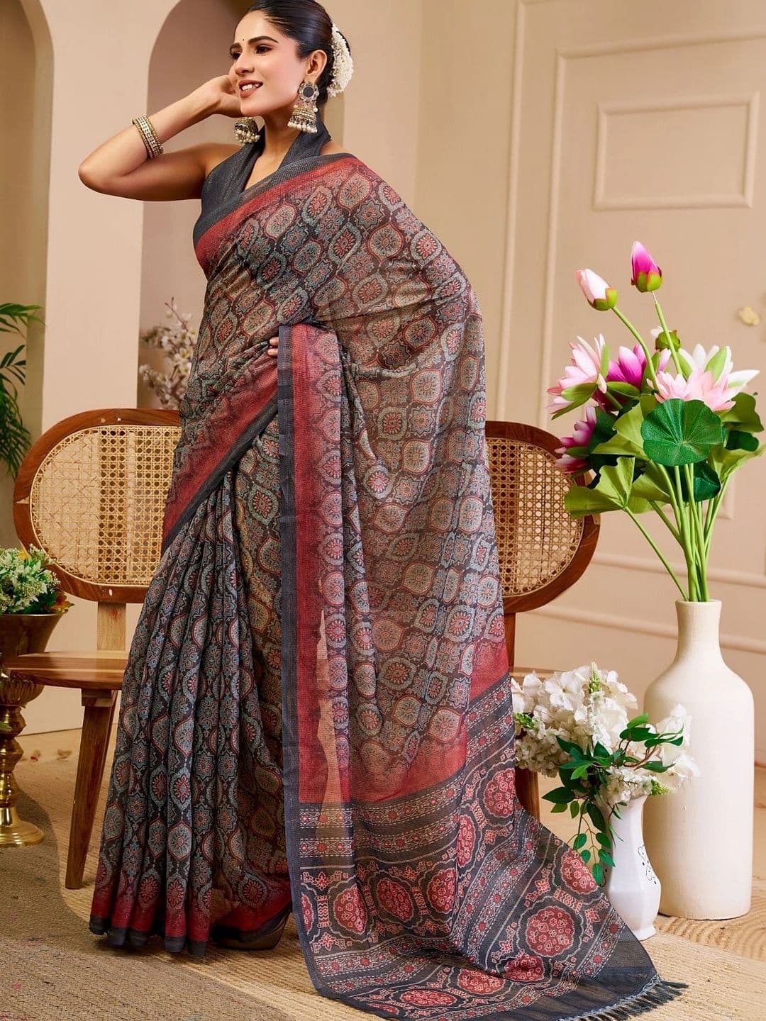 Mitera Floral Tissue Designer Saree thumbnail 2