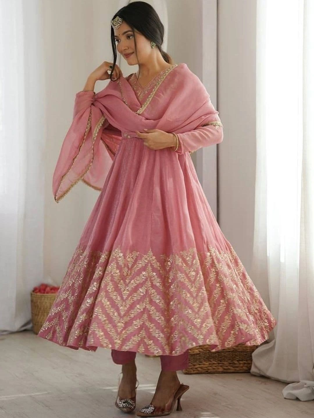 VastraBazaar Women Embroidered Empire Pure Silk Kurta with Trousers & With Dupatta thumbnail 6