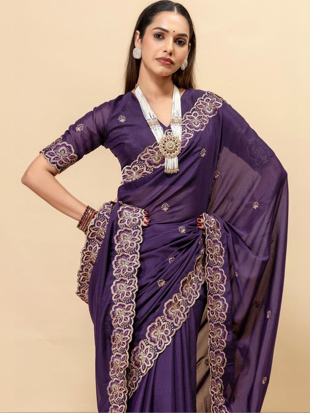 Saanvi Floral Embroidered Poly Georgette Saree thumbnail 6