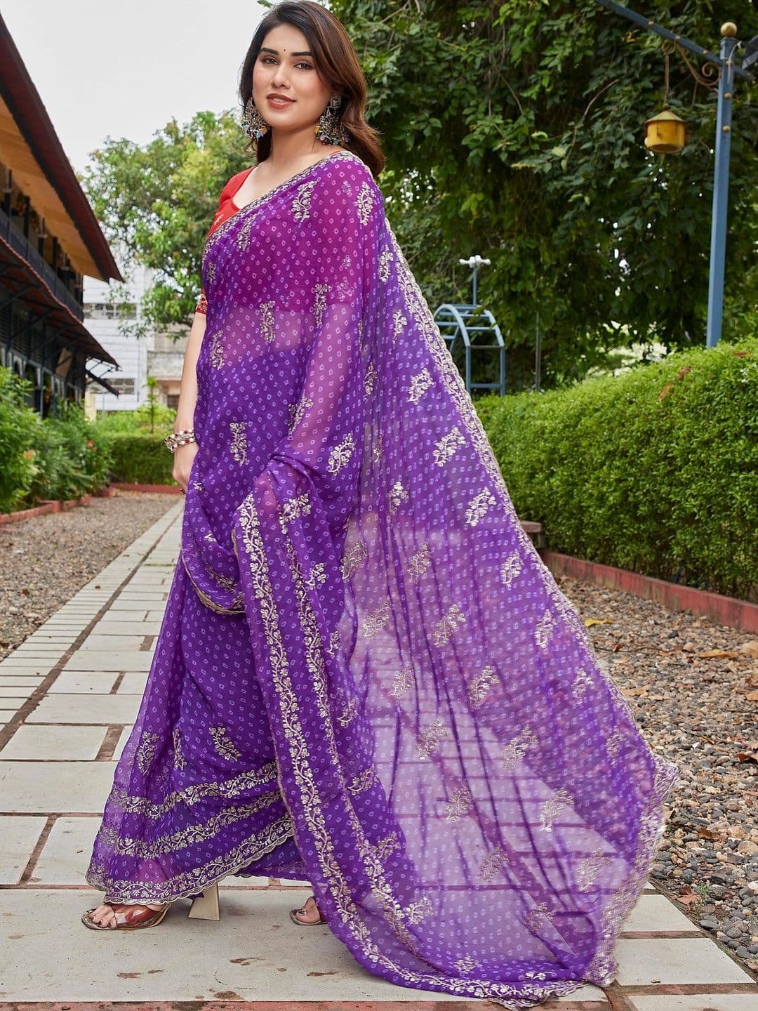 Mitera Bandhani Zari Pure Georgette Designer Saree thumbnail 6