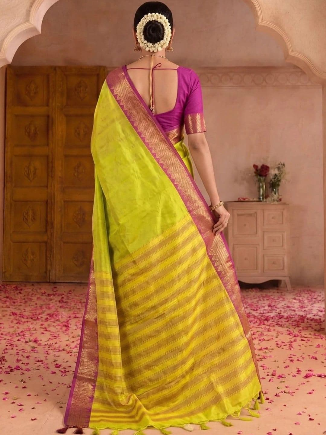 SAMANTHA Striped Zari Silk Blend Banarasi Saree thumbnail 6